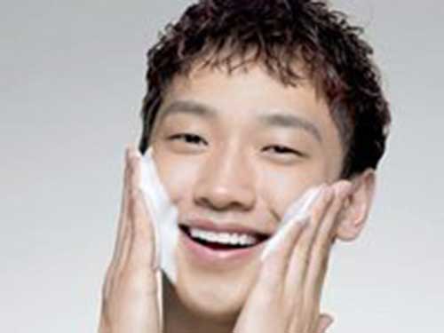 男士控油祛痘洗面奶哪个好