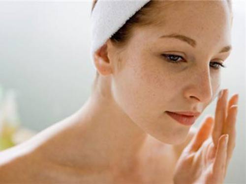 闭口粉刺怎么去除