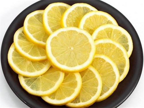 柠檬片敷脸去斑吗