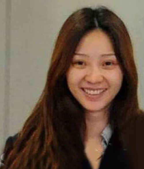 柳岩素颜回京略显发福 随性装扮似睡衣