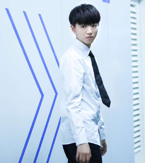 TFBOYS《超少年密码》被王俊凯学长帅哭