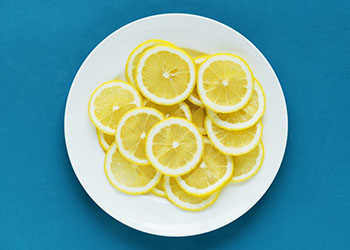 柠檬粉的功效与作用_柠檬对痘痘有什么作用_