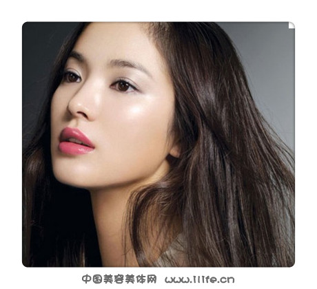 回头率100%的冬季最IN韩国妆容-丝凯琳(Skyn