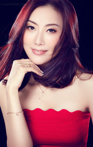 杨坤女友现身,正牌女友独家爆料图-维萃美(Vic