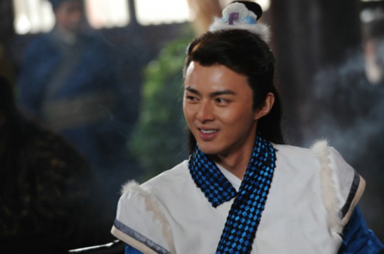 《欢天喜地俏冤家》叶祖新饰高富帅 视金钱如