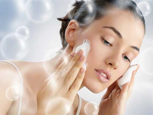 洗面奶适用的肤质类型 油性肌肤用HEELAA控