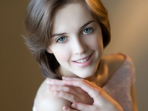 皱纹怎么办 脸上涂上日本SK-II皮肤淡化皱纹-日