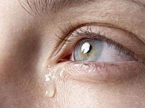 眼睛老流泪怎么回事眼睛老流泪是什么原因